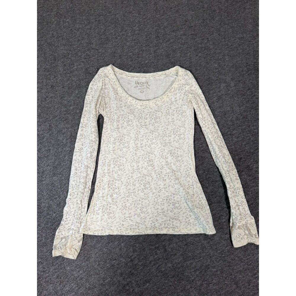 Decree Long Sleeve with Lace Cuffs